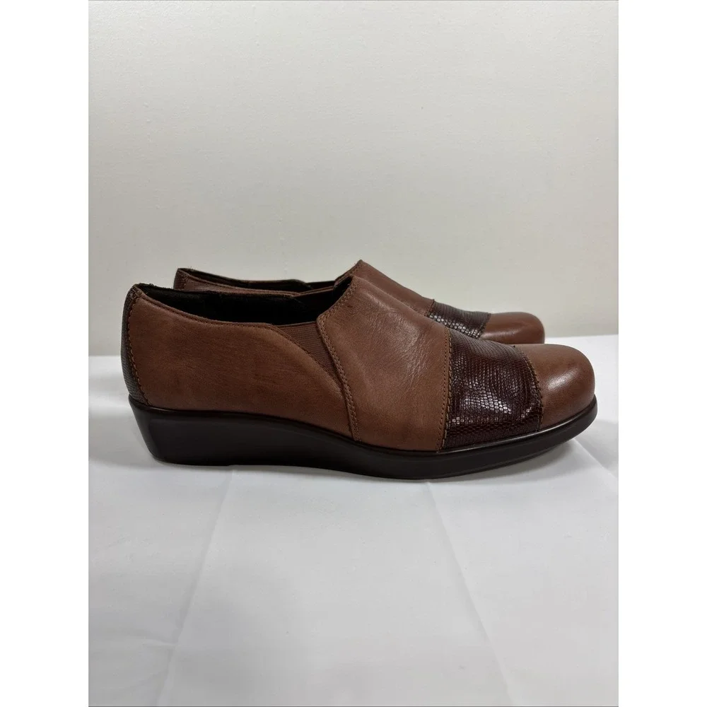 SAS Womens Nora Slip On Loafers Comfort Wedge Sz 10M Brown Leather Casual Shoes